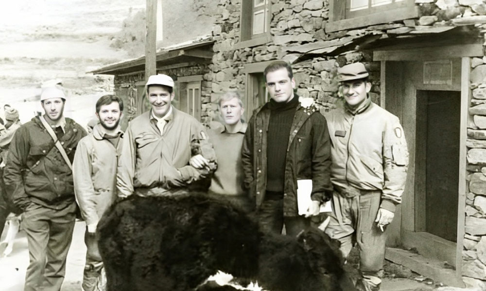 The Italian expedition (Claudio Benedetti, Virginio Epis, Fabrizio Innamorati, Rinaldo Carrel, and Mirko Minuzzo - with Lhakpa Tenzing Sherpa, Shambu Tamang, and Sonam Gyaltzen Sherpa)